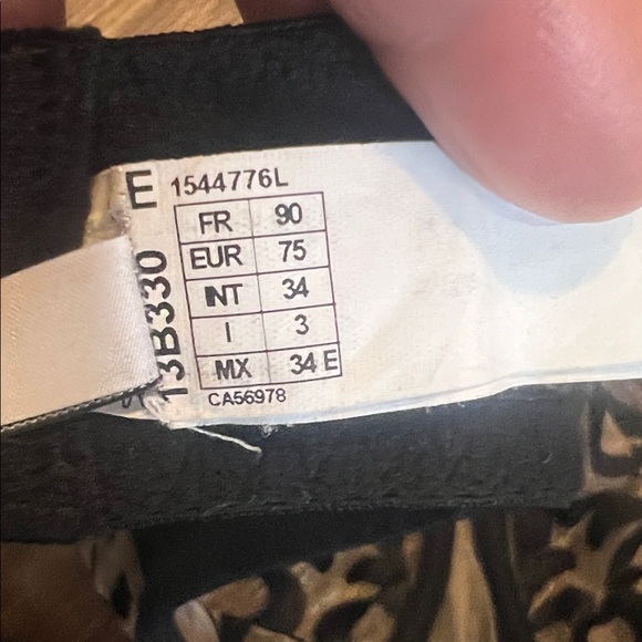 Simone Perele Black and Nude Lace Bra - Picture 11 of 12